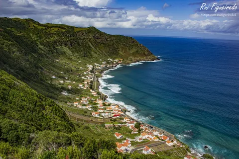 Blick über die Bucht von São Lourenço auf Santa Maria
