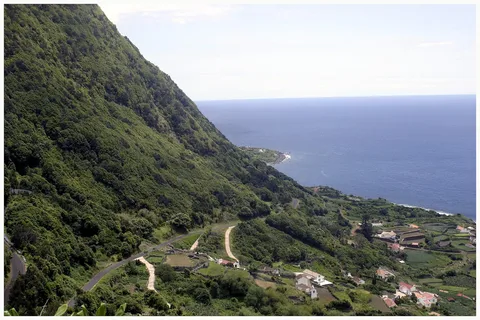 Fajã dos Vimes, a green lowland settlement below São Jorge's cliffs.