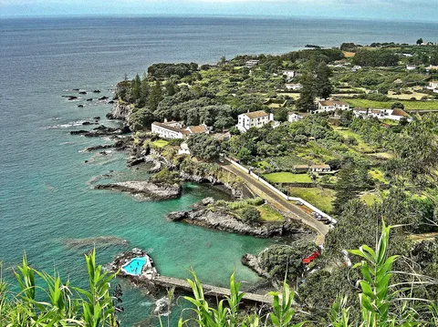 The coastal lagoon at Caloura on São Miguel.