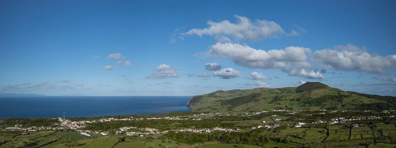 La costa suroeste de Graciosa, vista desde el borde de la Caldera.
