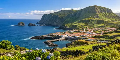 Vila do Corvo by the sea