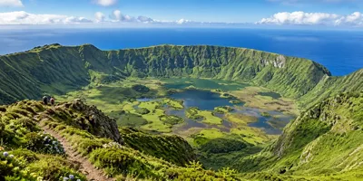 The Caldeirão hike